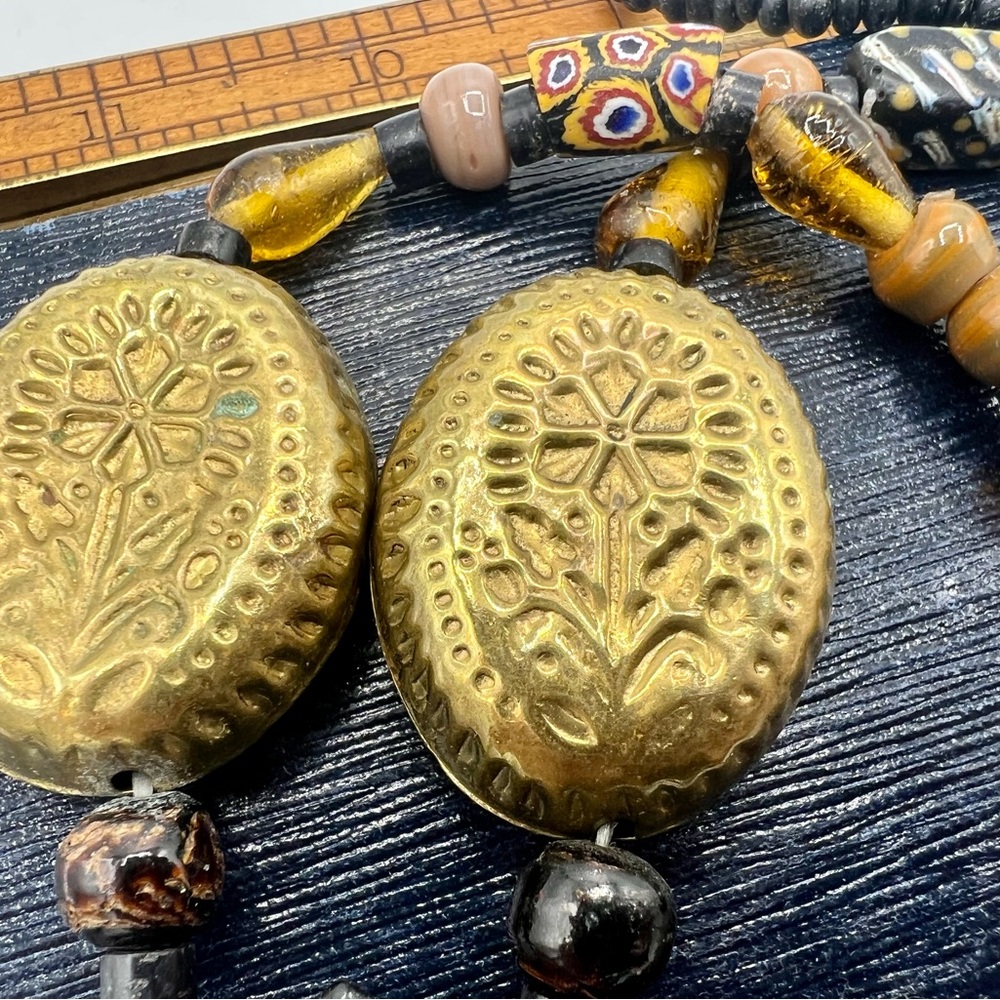 Vintage carved boho tribal necklace 24” India beaded - Picture 3 of 9